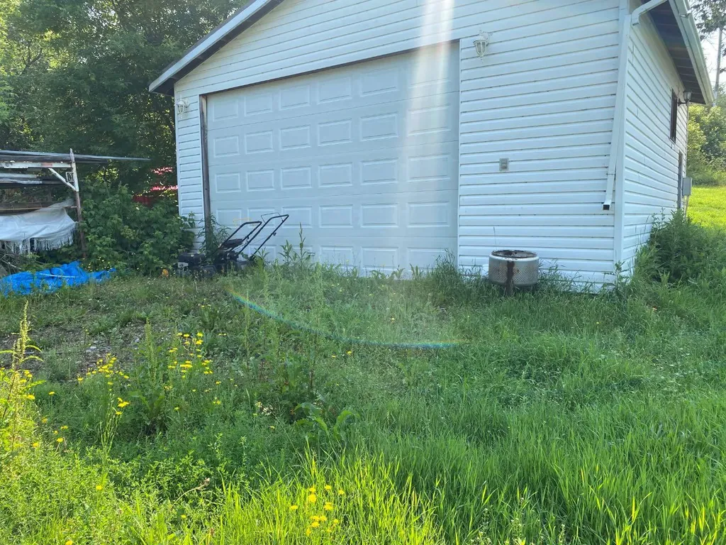 305 Minnewaukan Road Tillicum Beach AB T4V 2M9