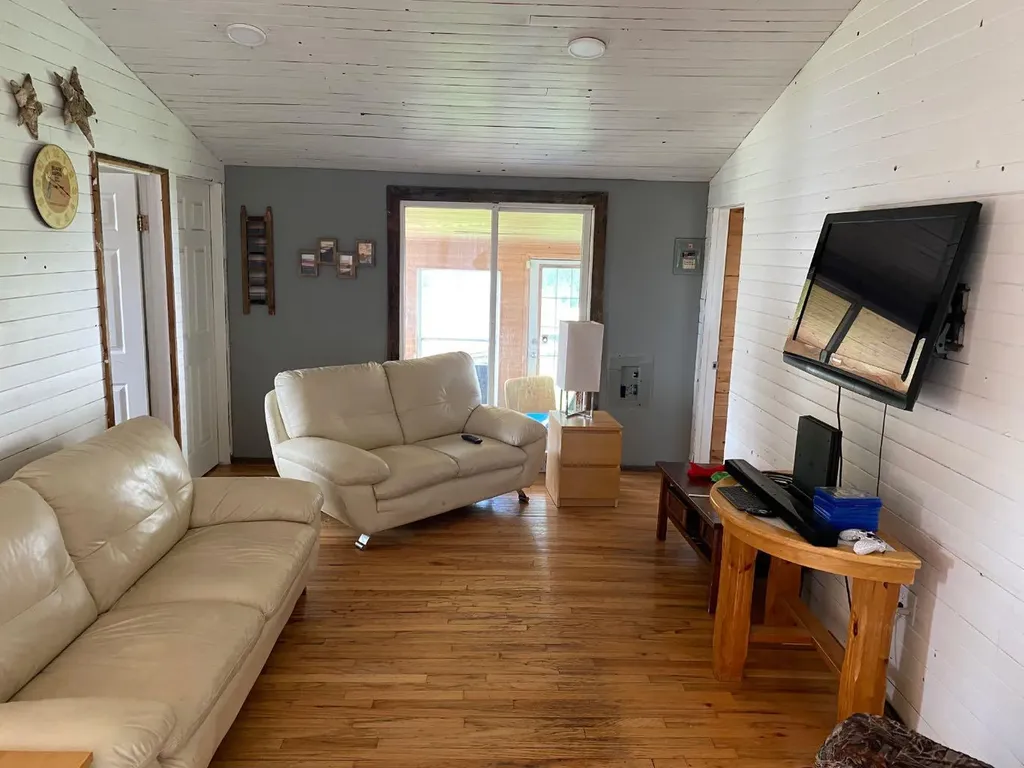 305 Minnewaukan Road Tillicum Beach AB T4V 2M9