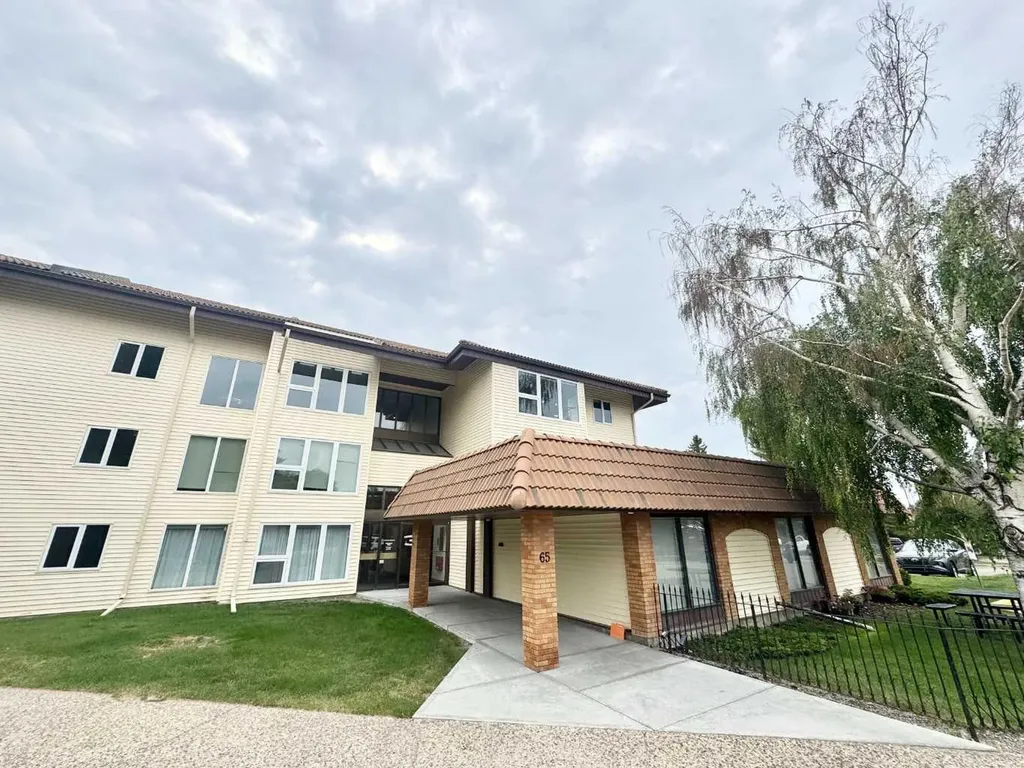 65 Temple Boulevard W Lethbridge AB T1K 5M2