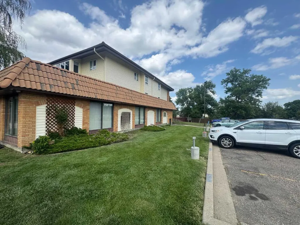 65 Temple Boulevard W Lethbridge AB T1K 5M2