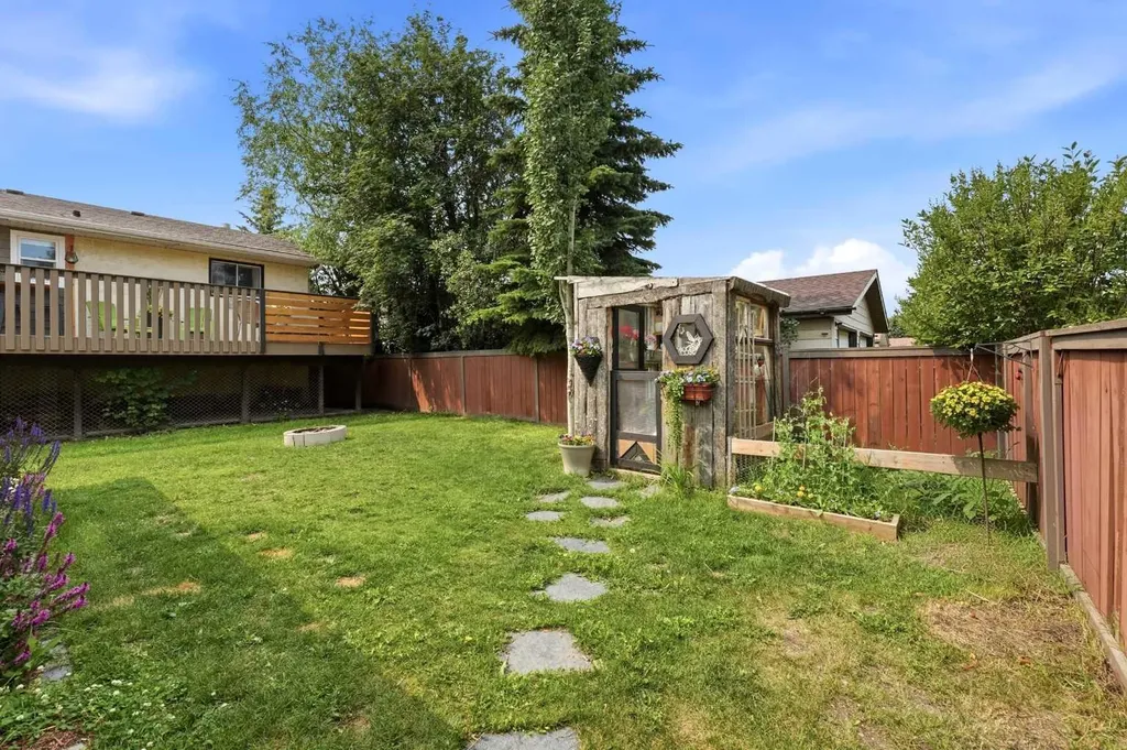 149 Mcdougall Crescent Red Deer AB T4R 1T2