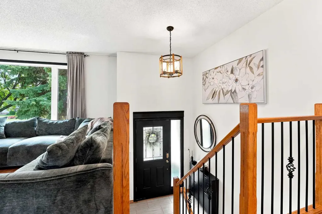149 Mcdougall Crescent Red Deer AB T4R 1T2