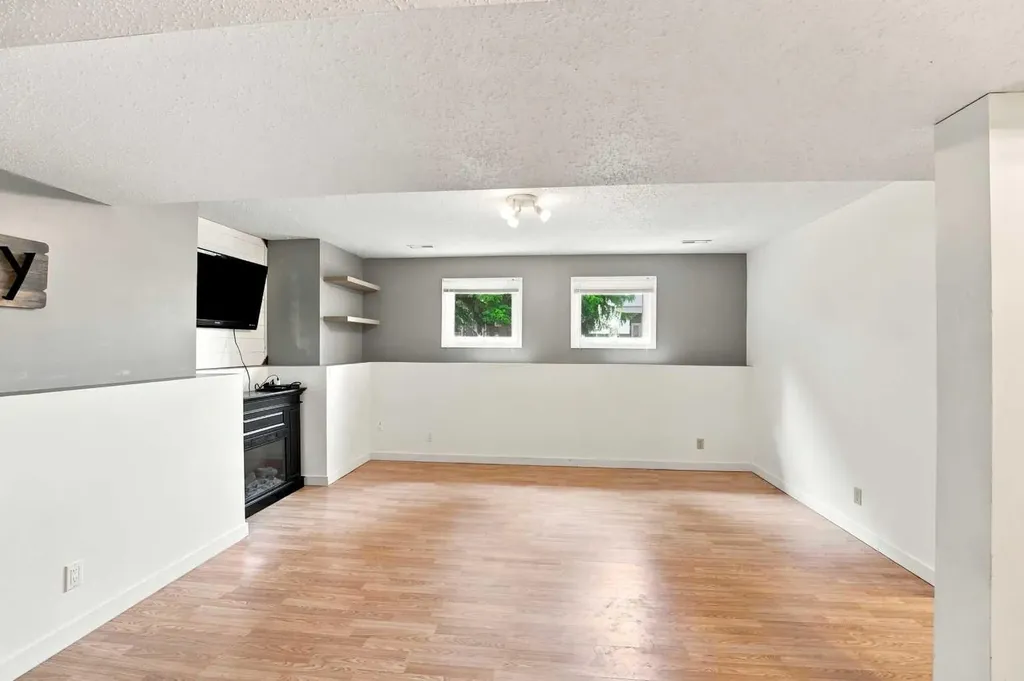 149 Mcdougall Crescent Red Deer AB T4R 1T2