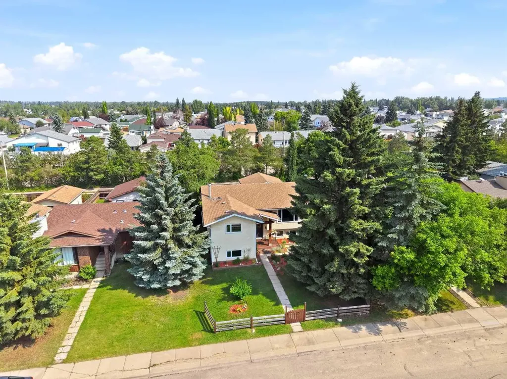 149 Mcdougall Crescent Red Deer AB T4R 1T2