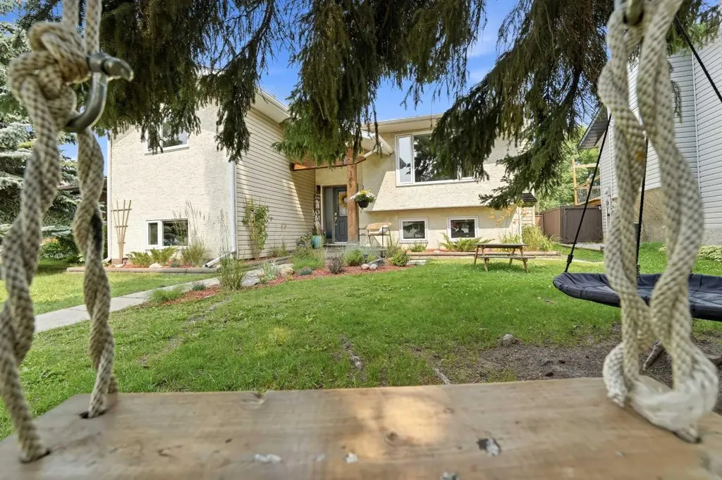 149 Mcdougall Crescent Red Deer AB T4R 1T2