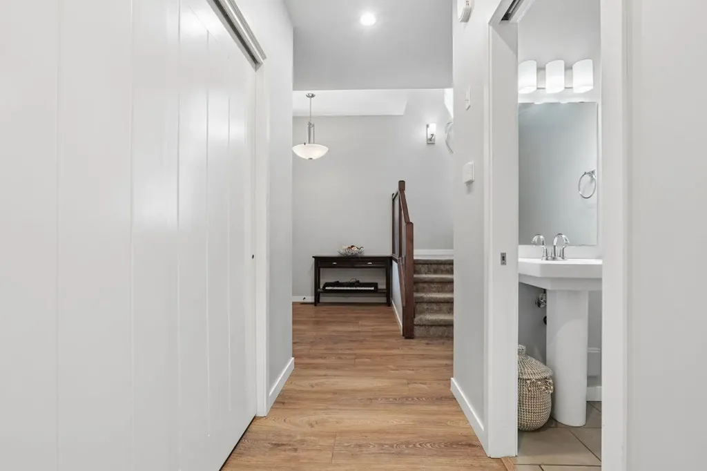 409 Devonia Way W Lethbridge AB T1J5J7