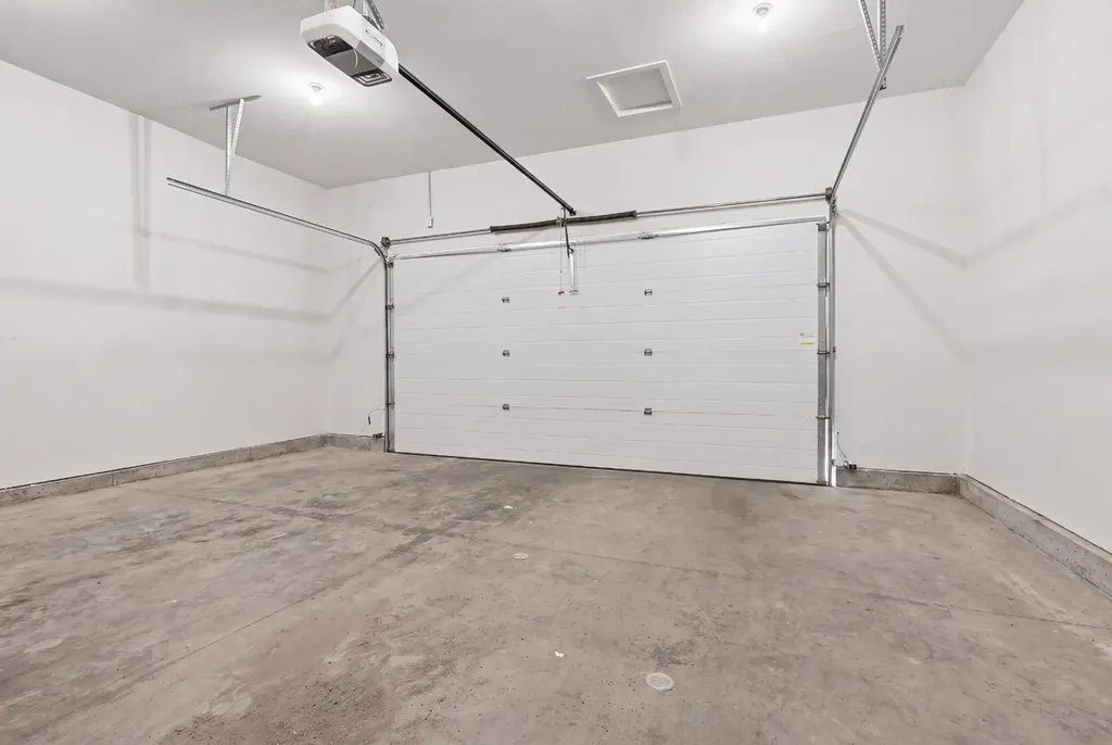 409 Devonia Way W Lethbridge AB T1J5J7