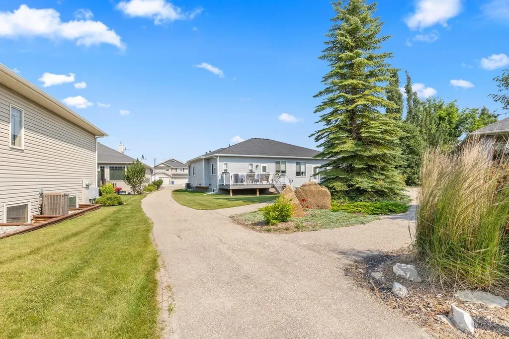 45 Stromsay Gate Carstairs AB T0M 0N0