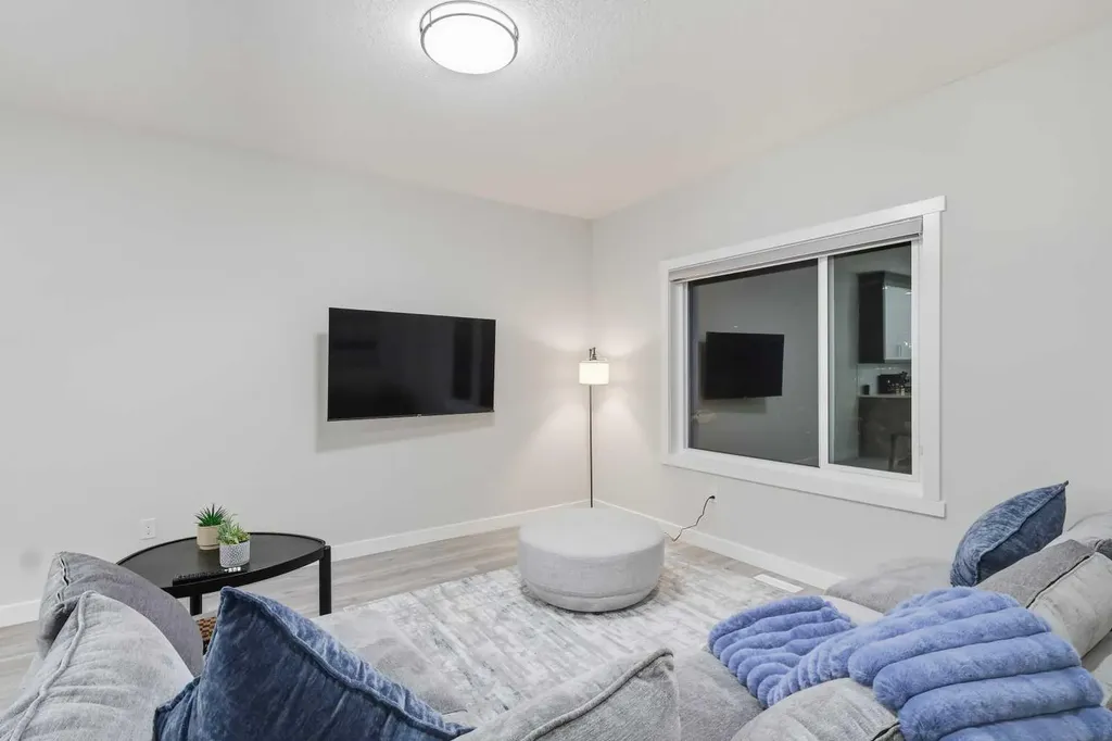 312 Red Sky Villas NE Calgary AB T3N1N3
