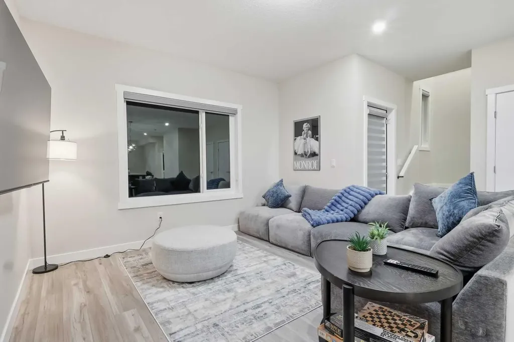312 Red Sky Villas NE Calgary AB T3N1N3