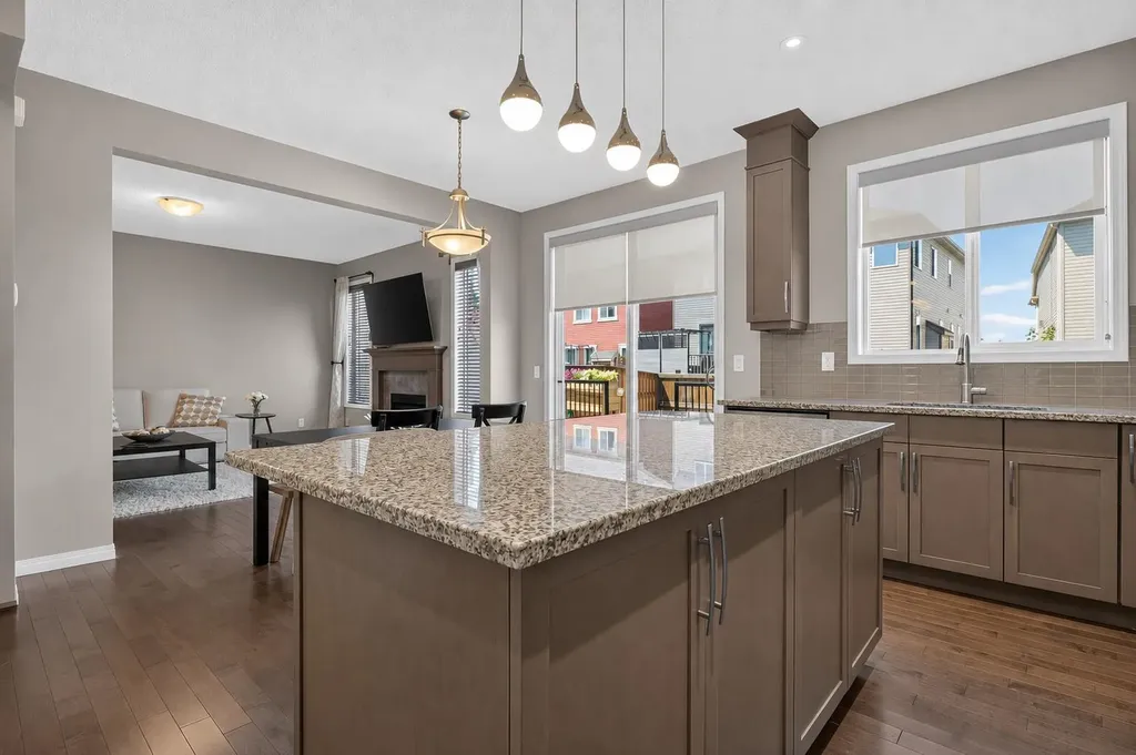 150 Osborne Rise SW Airdrie AB T4B 4A3