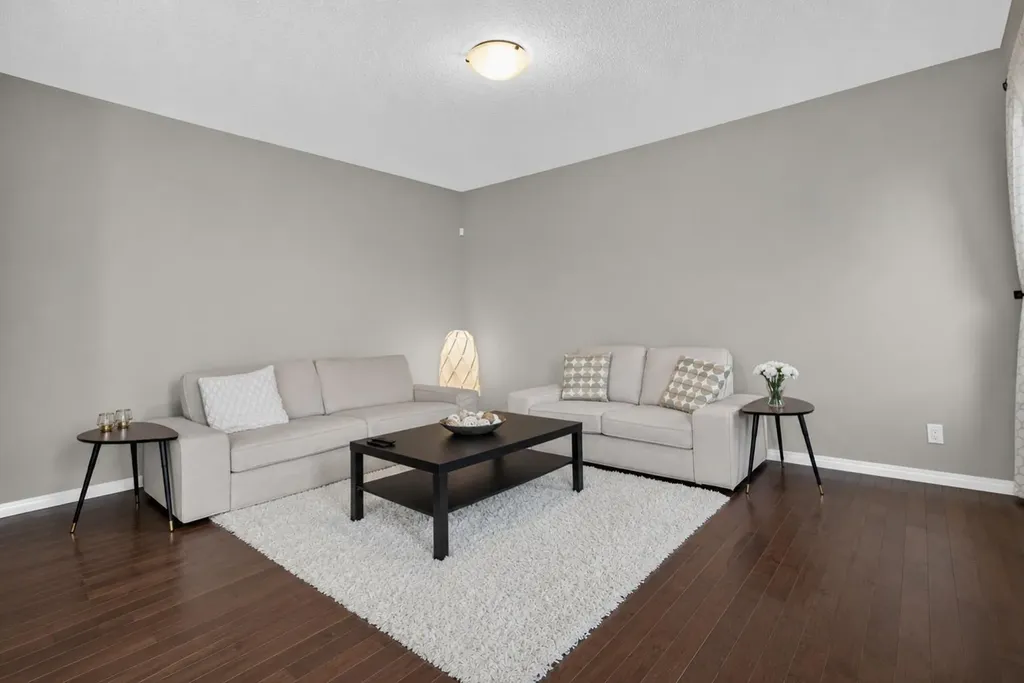 150 Osborne Rise SW Airdrie AB T4B 4A3