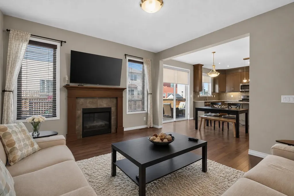 150 Osborne Rise SW Airdrie AB T4B 4A3