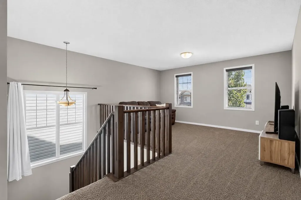 150 Osborne Rise SW Airdrie AB T4B 4A3