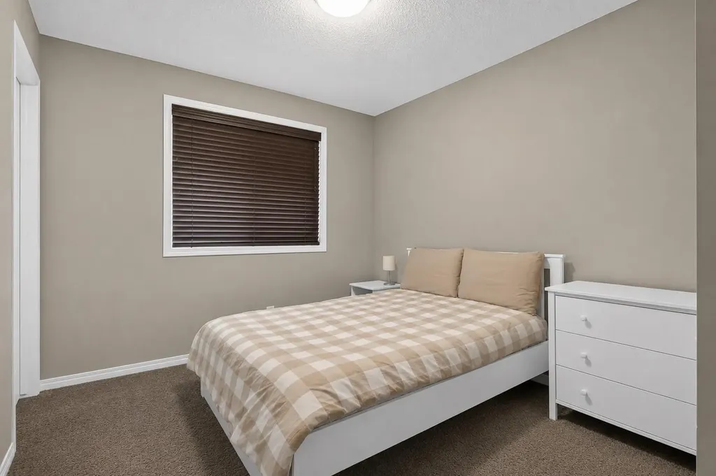 150 Osborne Rise SW Airdrie AB T4B 4A3
