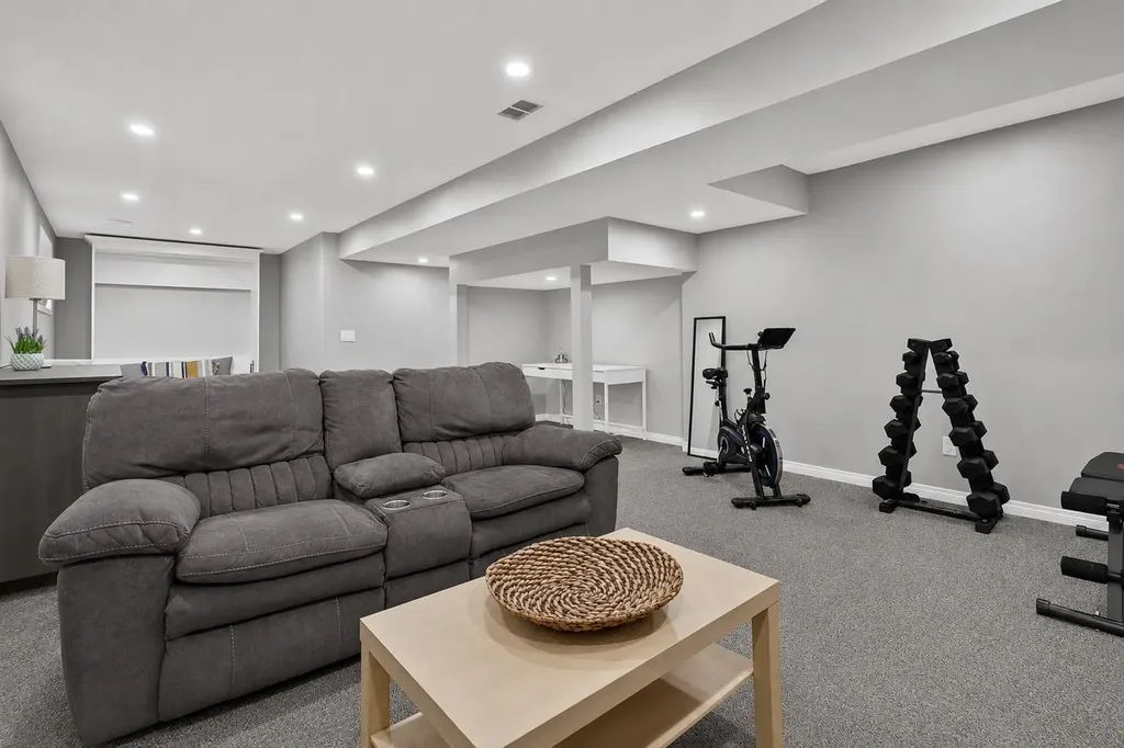 150 Osborne Rise SW Airdrie AB T4B 4A3