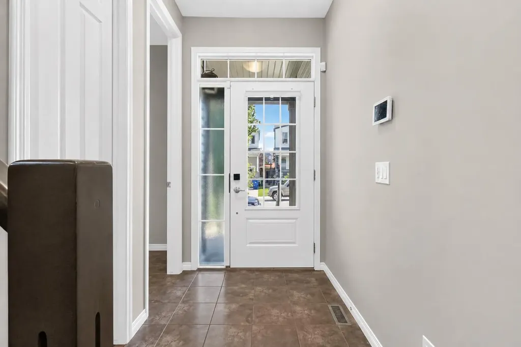 150 Osborne Rise SW Airdrie AB T4B 4A3