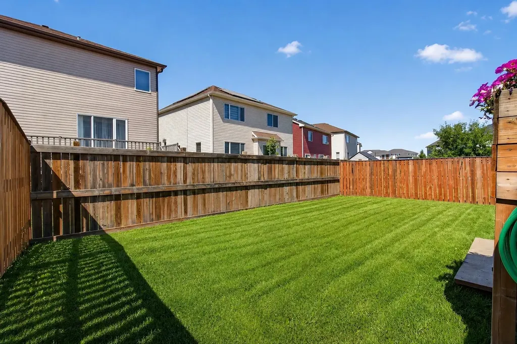 150 Osborne Rise SW Airdrie AB T4B 4A3