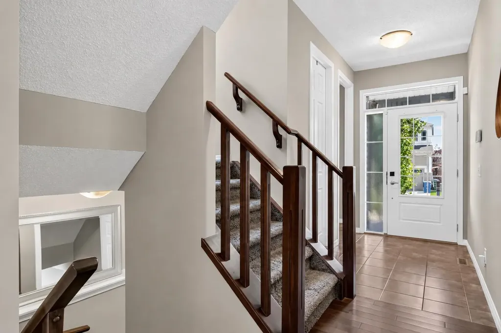 150 Osborne Rise SW Airdrie AB T4B 4A3