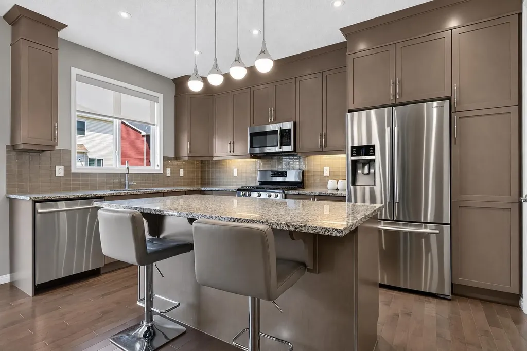150 Osborne Rise SW Airdrie AB T4B 4A3