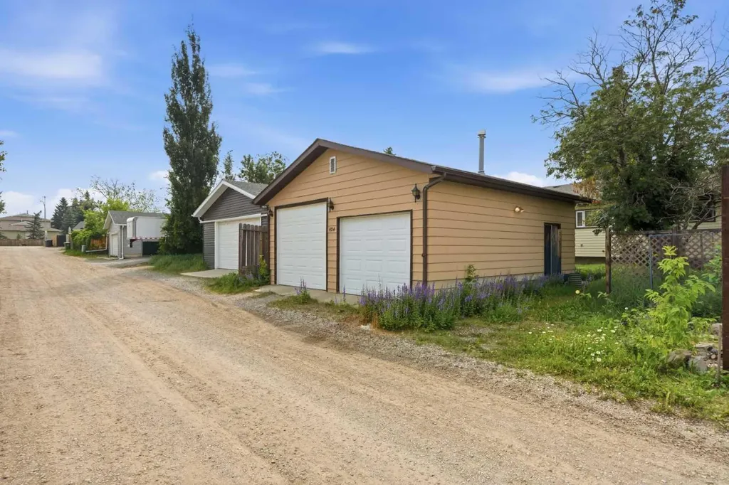 424 Acacia Drive SE Airdrie AB T4B1E9