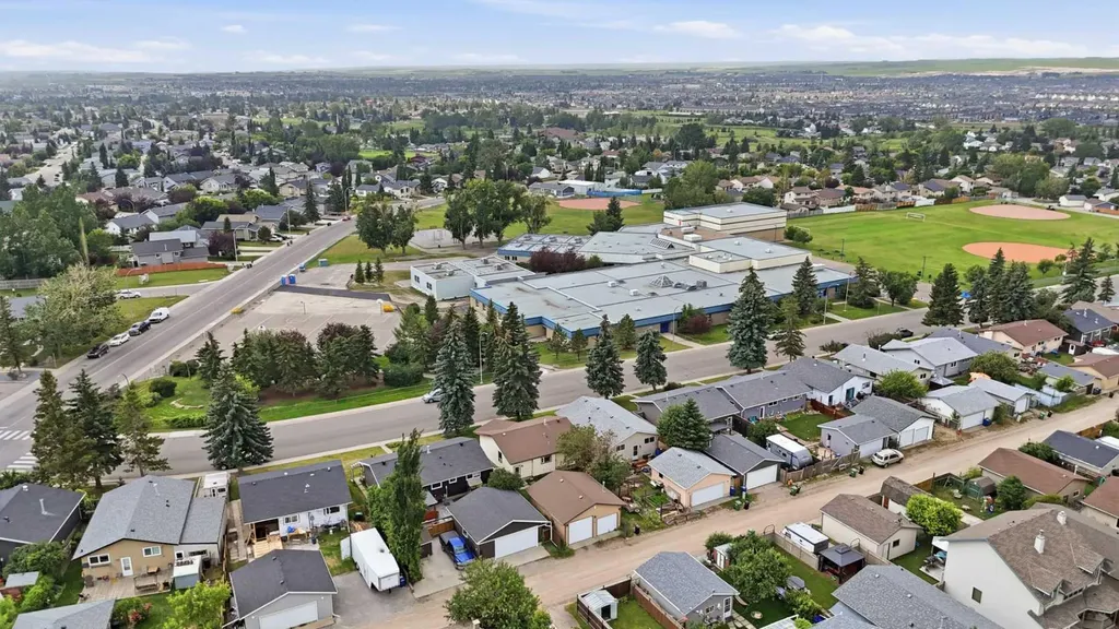 424 Acacia Drive SE Airdrie AB T4B1E9