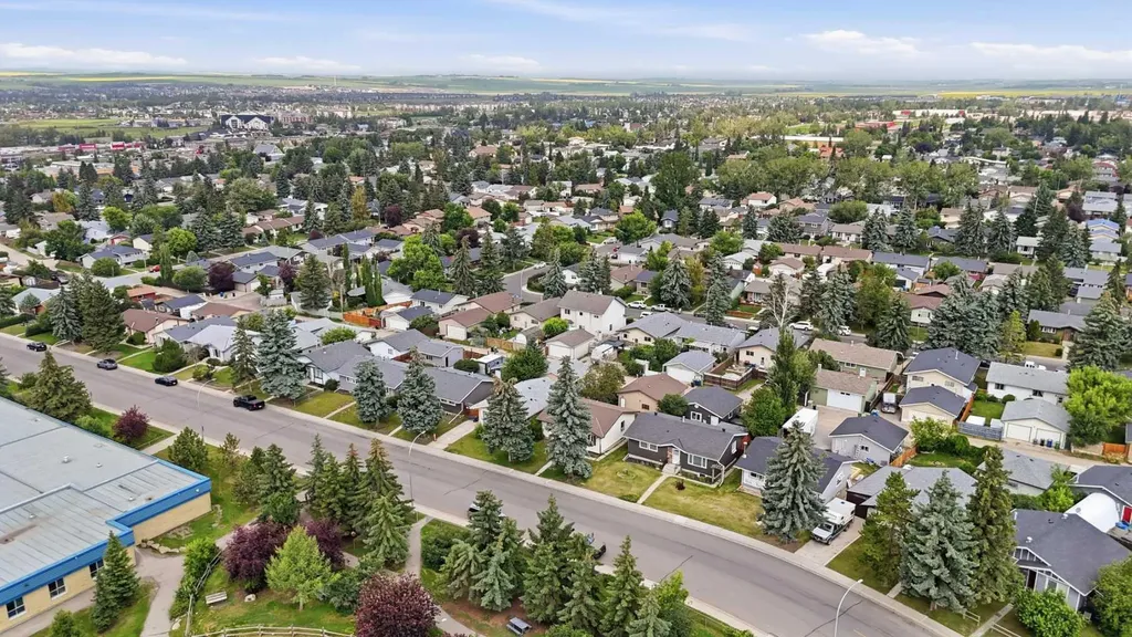 424 Acacia Drive SE Airdrie AB T4B1E9