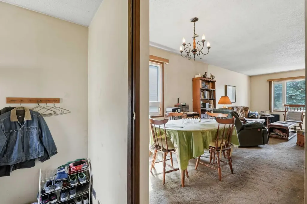 424 Acacia Drive SE Airdrie AB T4B1E9