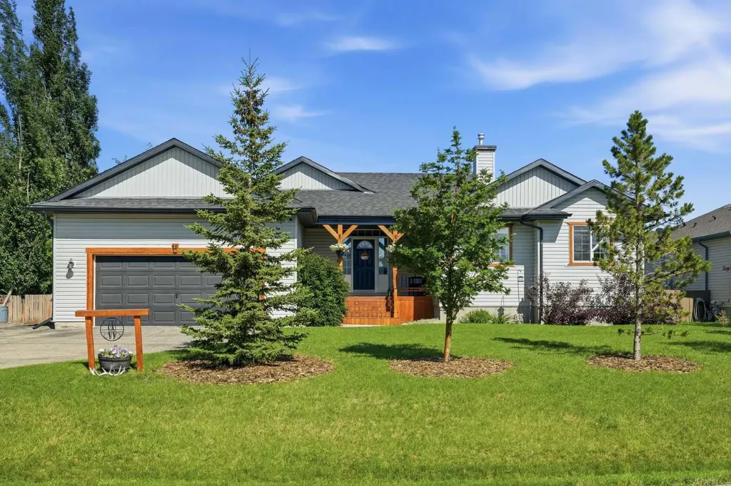14 Lloyd Crescent NE Langdon AB T0J1X1