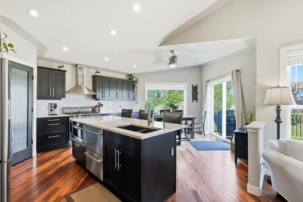 14 Lloyd Crescent NE Langdon AB T0J1X1