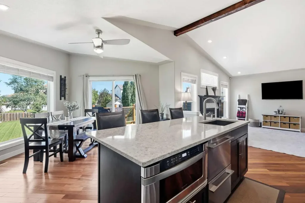14 Lloyd Crescent NE Langdon AB T0J1X1