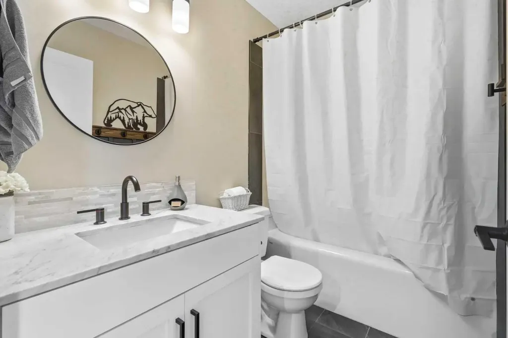 14 Lloyd Crescent NE Langdon AB T0J1X1