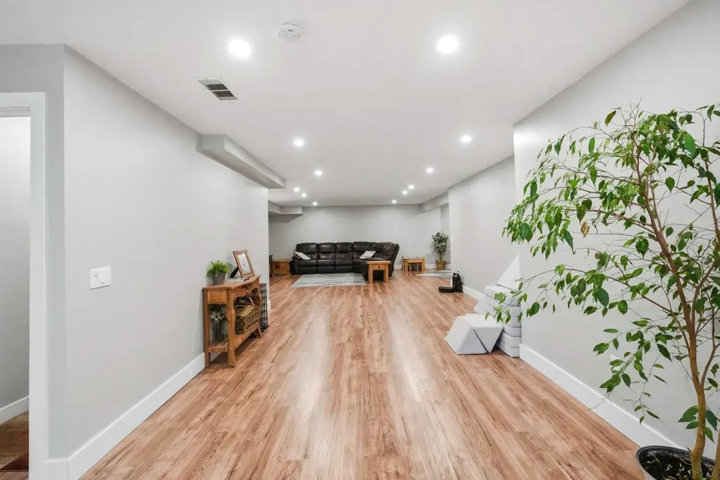 14 Lloyd Crescent NE Langdon AB T0J1X1