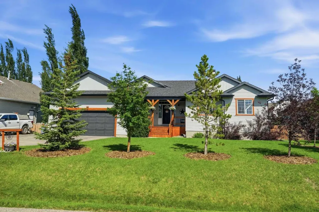 14 Lloyd Crescent NE Langdon AB T0J1X1