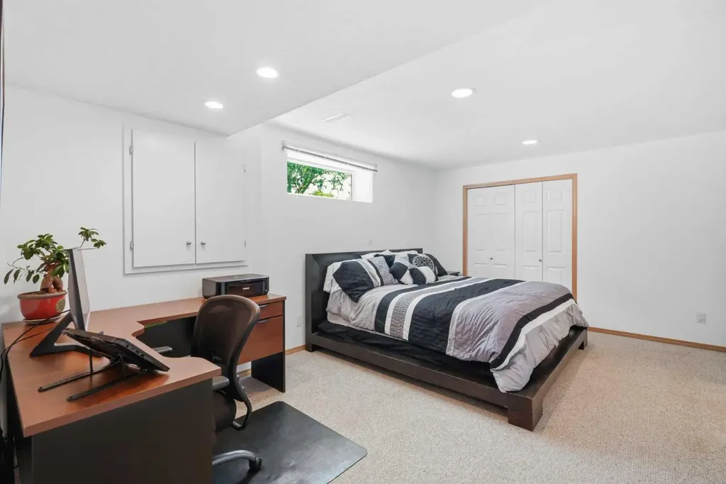 14 Lloyd Crescent NE Langdon AB T0J1X1