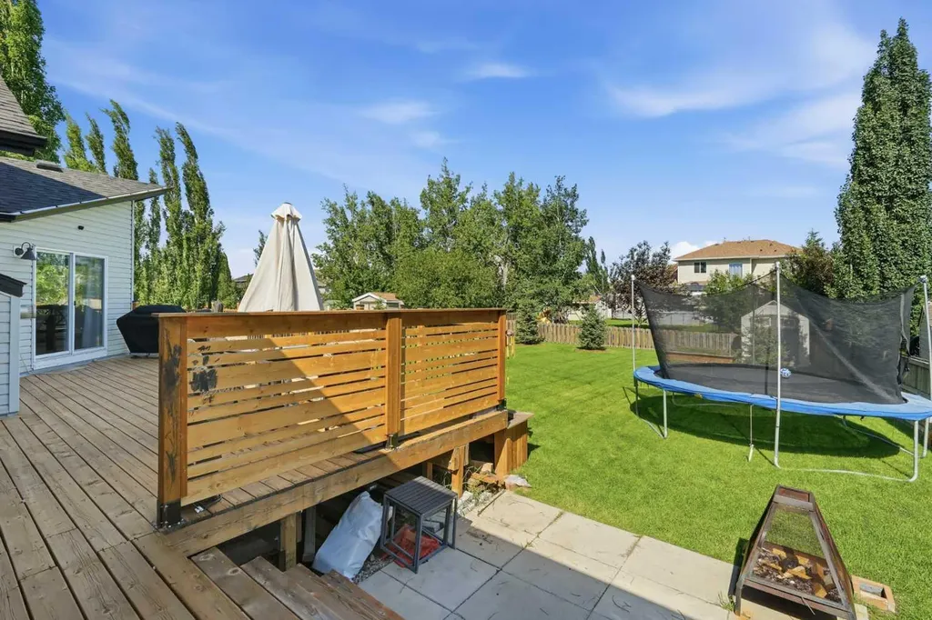 14 Lloyd Crescent NE Langdon AB T0J1X1