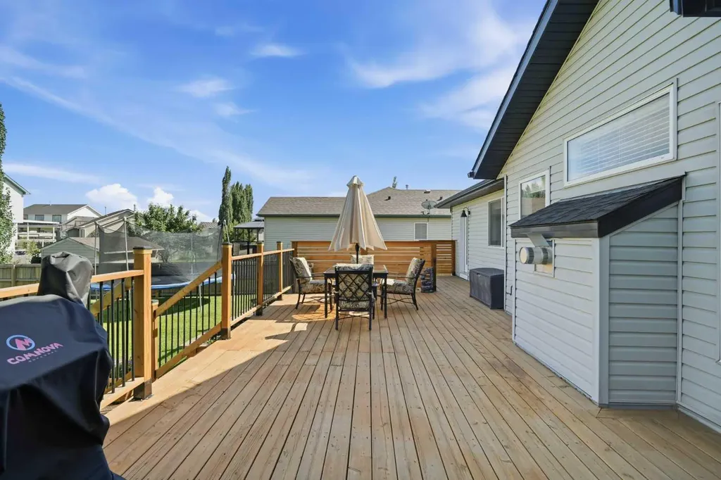 14 Lloyd Crescent NE Langdon AB T0J1X1