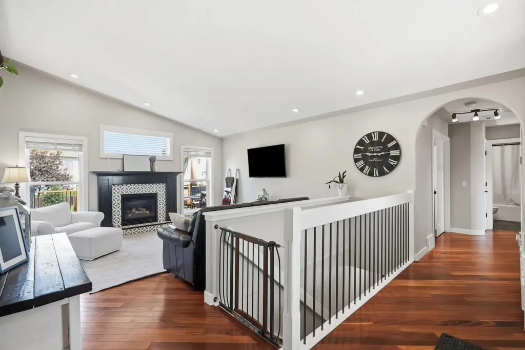 14 Lloyd Crescent NE Langdon AB T0J1X1