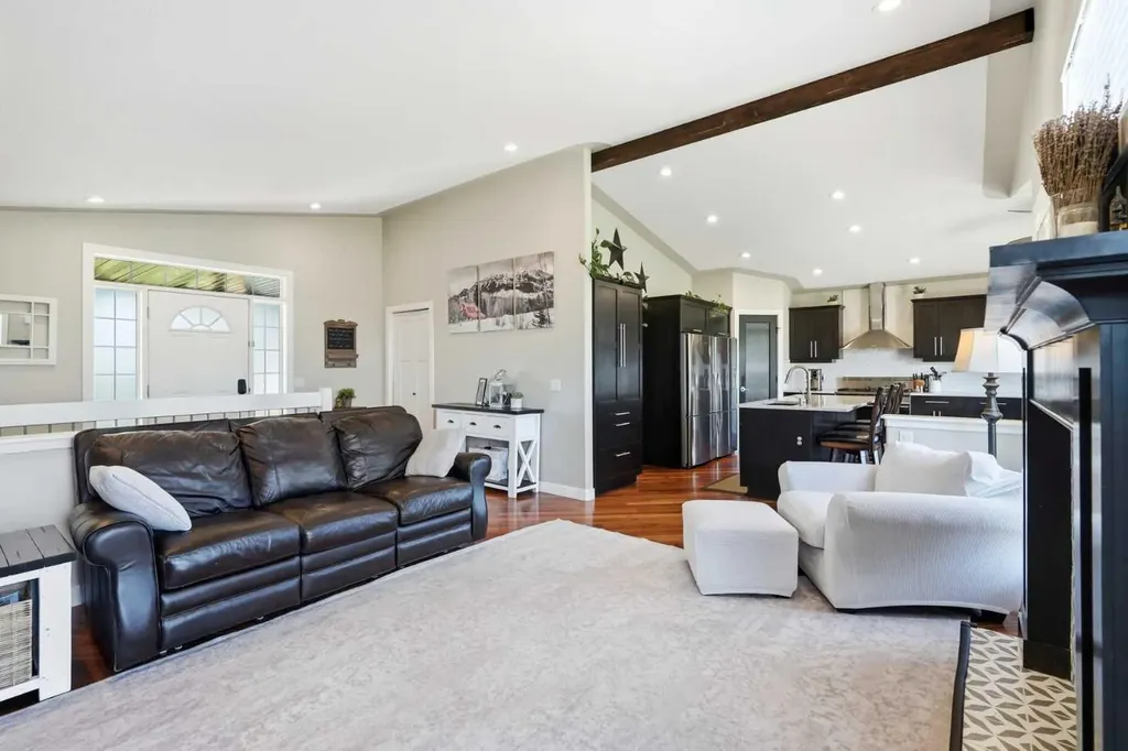 14 Lloyd Crescent NE Langdon AB T0J1X1