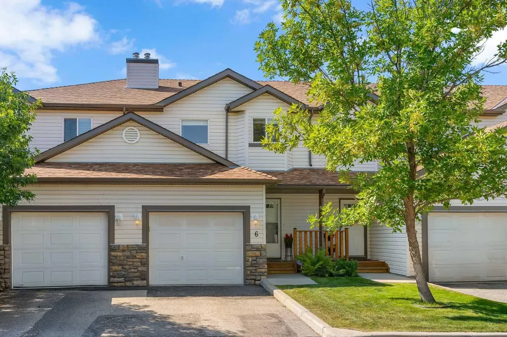 156 Canoe Drive SW Airdrie AB T4B 2Z3