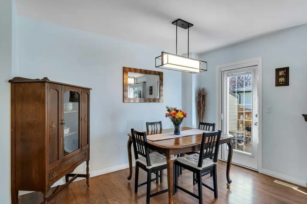 156 Canoe Drive SW Airdrie AB T4B 2Z3
