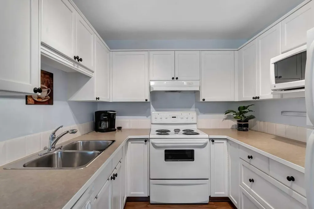 156 Canoe Drive SW Airdrie AB T4B 2Z3