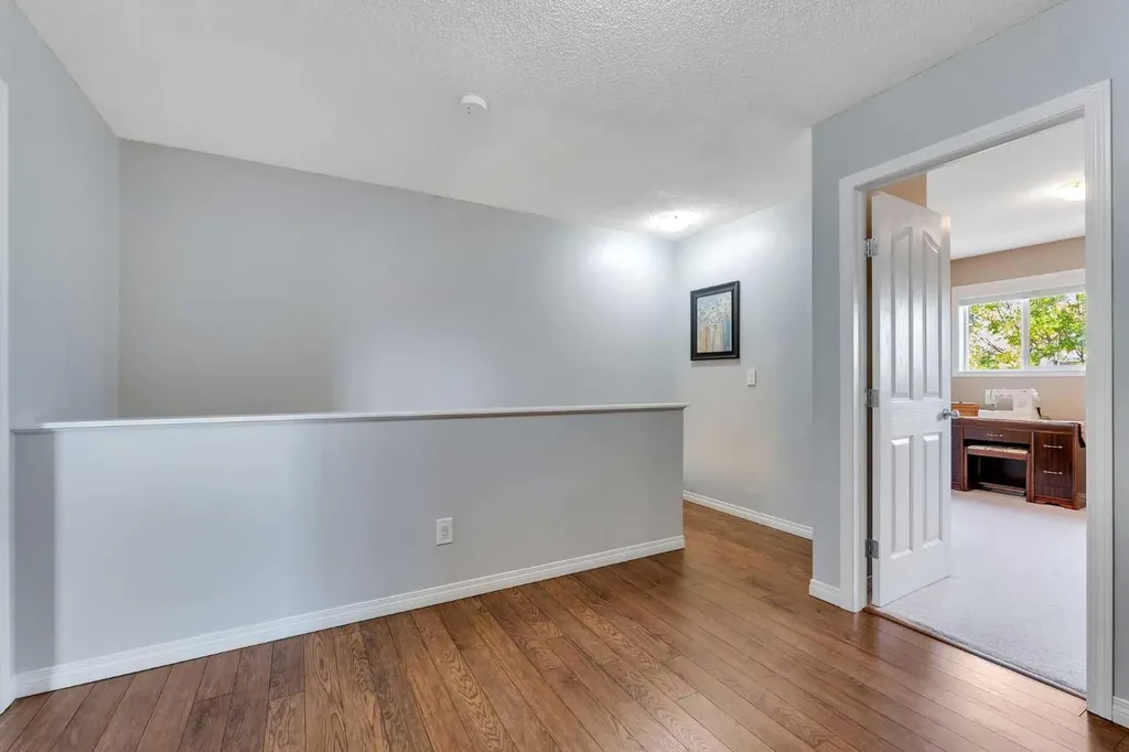 156 Canoe Drive SW Airdrie AB T4B 2Z3