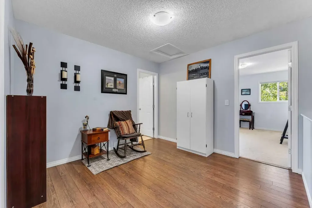 156 Canoe Drive SW Airdrie AB T4B 2Z3