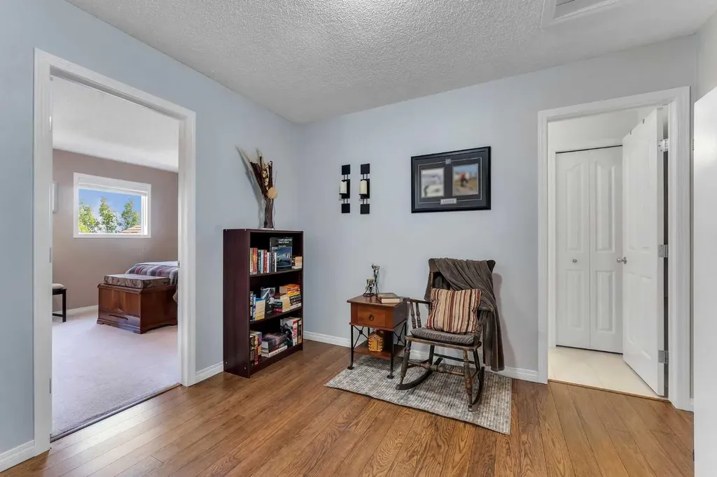 156 Canoe Drive SW Airdrie AB T4B 2Z3