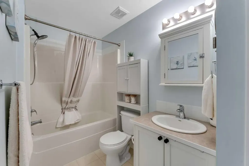 156 Canoe Drive SW Airdrie AB T4B 2Z3