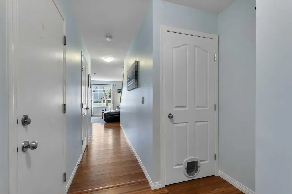156 Canoe Drive SW Airdrie AB T4B 2Z3