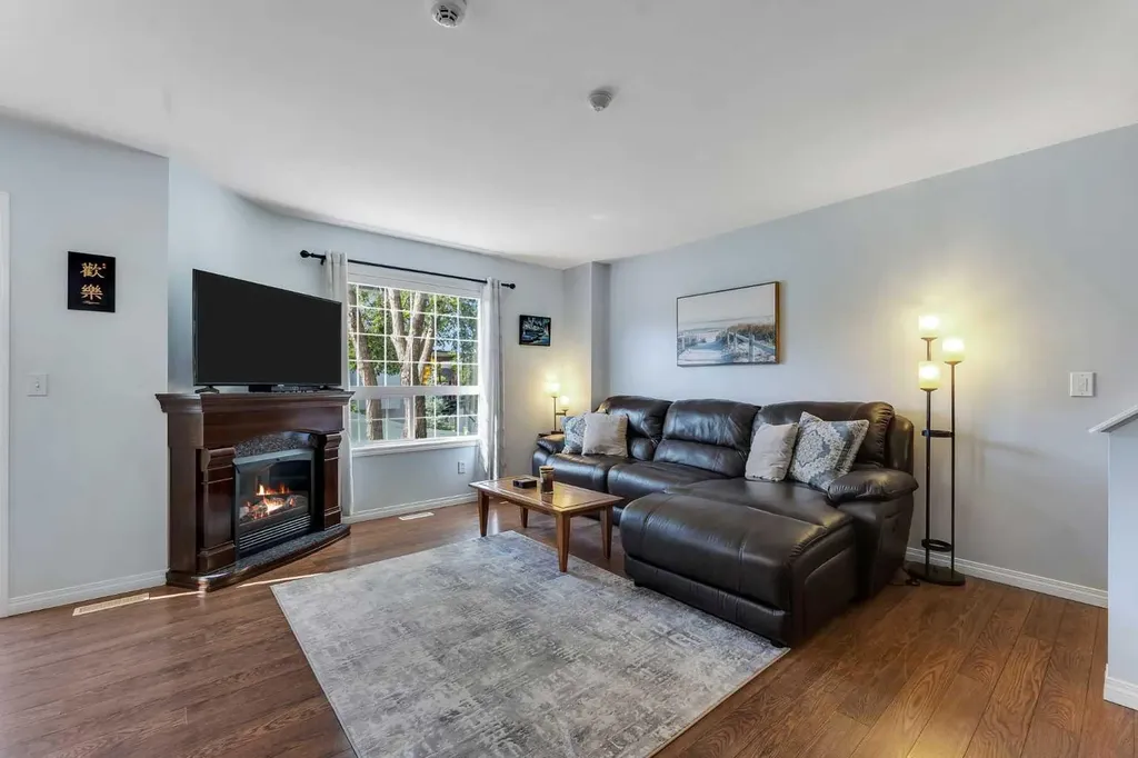 156 Canoe Drive SW Airdrie AB T4B 2Z3