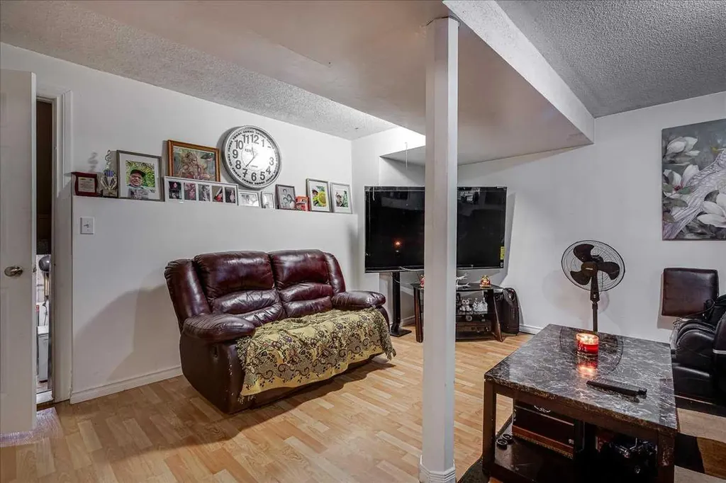 50 Grant Street Red Deer AB T4P 2L4