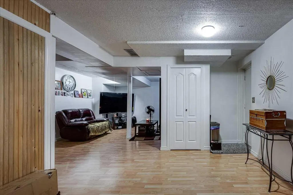 50 Grant Street Red Deer AB T4P 2L4